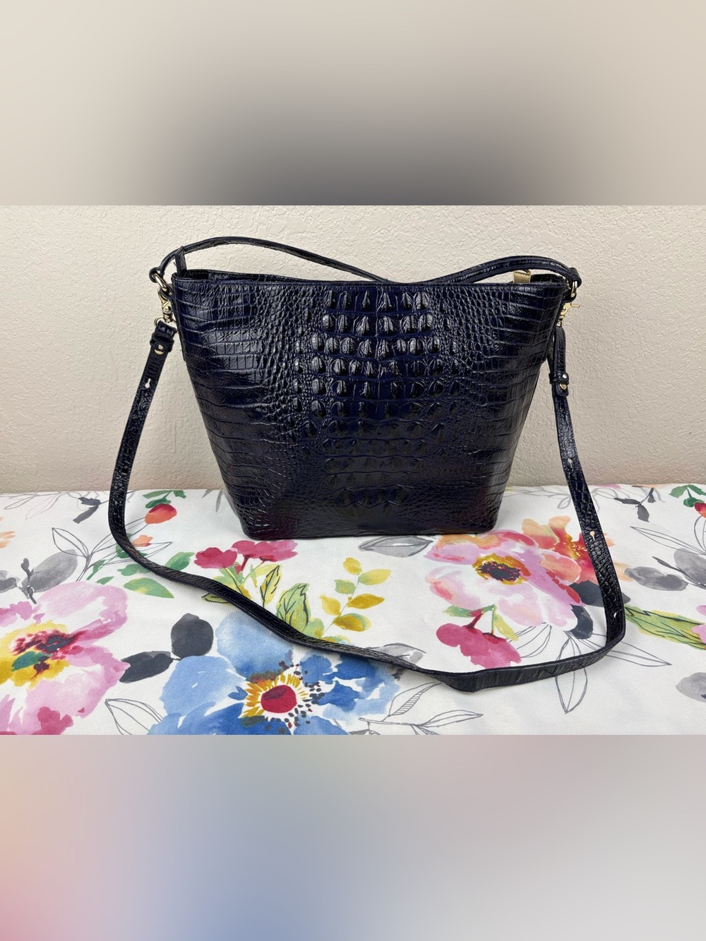 Blue Brahmin Katie Hobo Bag From the Melbourne Collection-Textured Leather - Picture 4 of 10